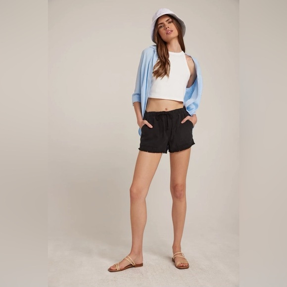 Bella Dahl Frayed Pocket Short - Vintage Black - Picture 1 of 8